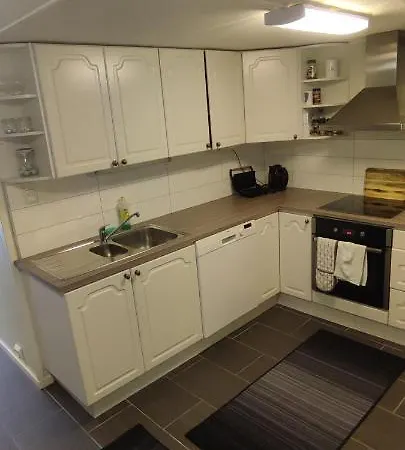 Apartment Koselig Leilighet 100m Fra E6 *